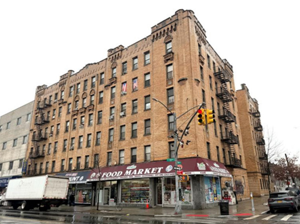 920–928 E Tremont Ave